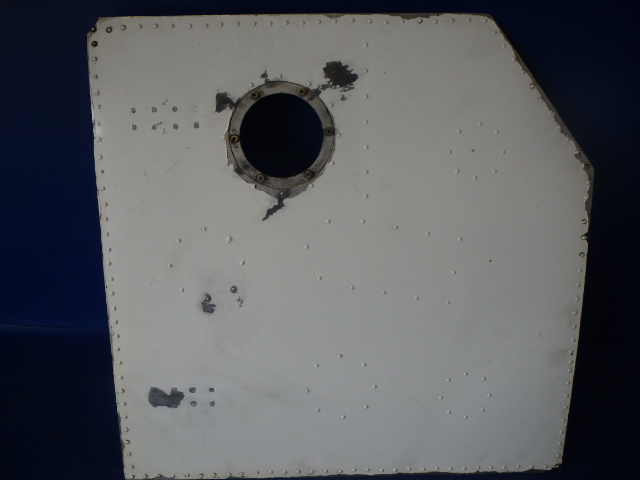 0826000-39 Cessna - DOOR ASSY-LH WHEEL WELL (CHIPPED SEE - PHOTOS)